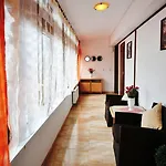 Dworek Familijny Bed & Breakfast