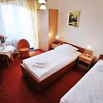Dworek Familijny 3*