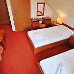 Dworek Familijny Bed & Breakfast Kolobrzeg