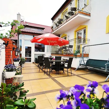 Bed & Breakfast Dworek Familijny