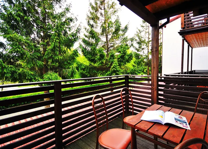 Bed & Breakfast Dworek Familijny 3*