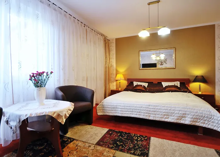 Bed & Breakfast Dworek Familijny 3*