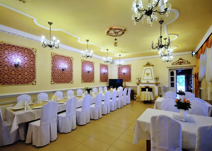 Bed & Breakfast Dworek Familijny 3*