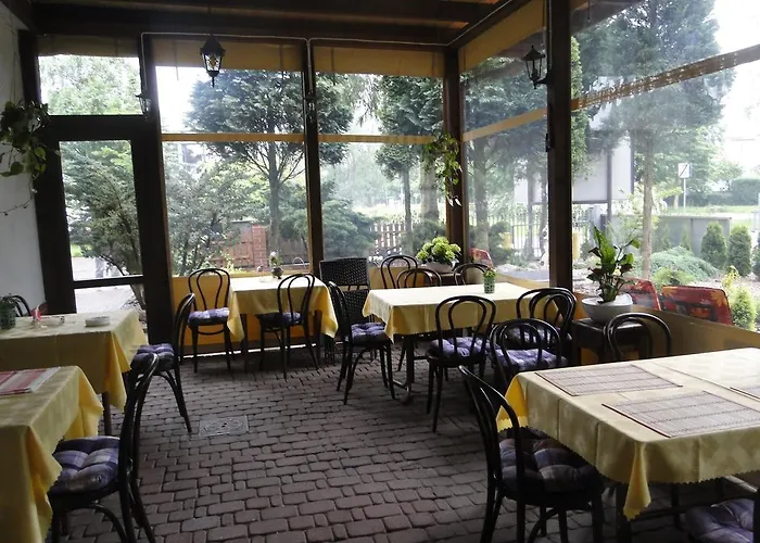 Bed & Breakfast Dworek Familijny 3*