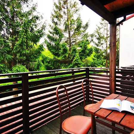 Bed and Breakfast Dworek Familijny 3*