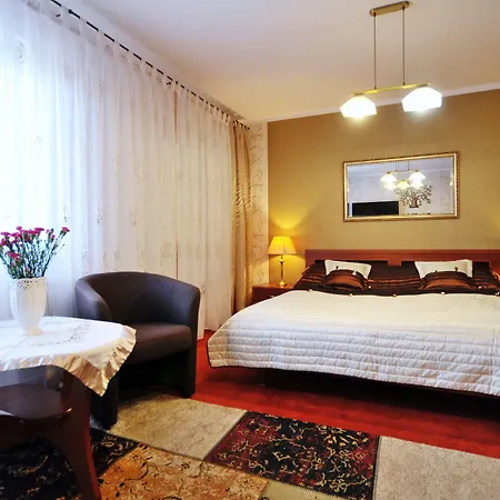 فندق مبيت وإفطار Dworek Familijny 3*