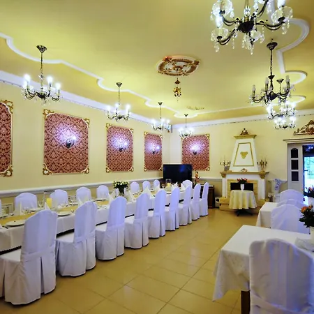 فندق مبيت وإفطار Dworek Familijny 3*