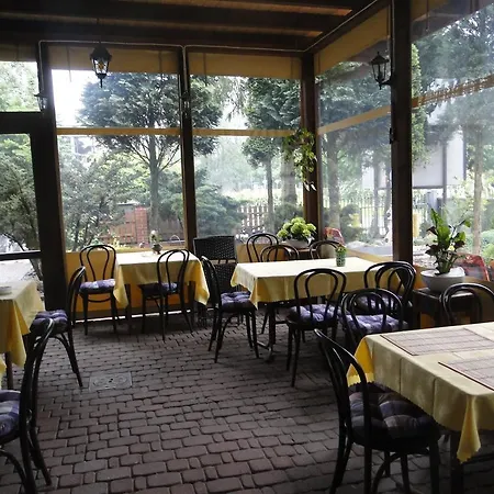 Alojamento de Acomodação e Pequeno-almoço Dworek Familijny 2*