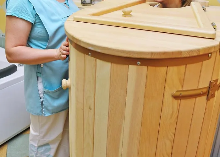 Dworek Familijny Bed & Breakfast